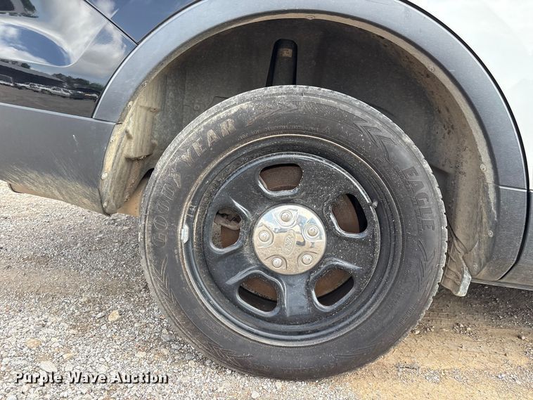 image for item ET5129 2016 Ford Explorer Police Interceptor SUV