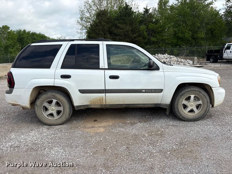 image for item ET5130 2004 Chevrolet Trailblazer SUV
