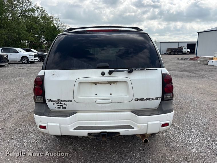 image for item ET5130 2004 Chevrolet Trailblazer SUV