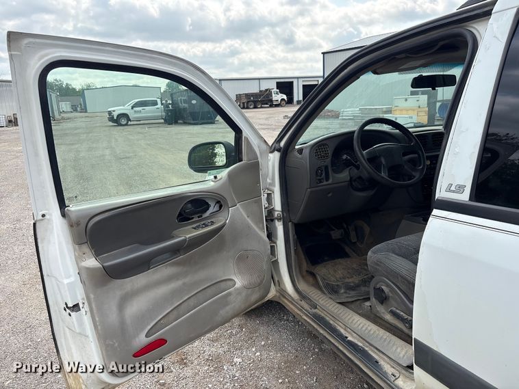 image for item ET5130 2004 Chevrolet Trailblazer SUV