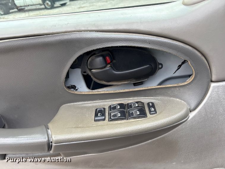 image for item ET5130 2004 Chevrolet Trailblazer SUV