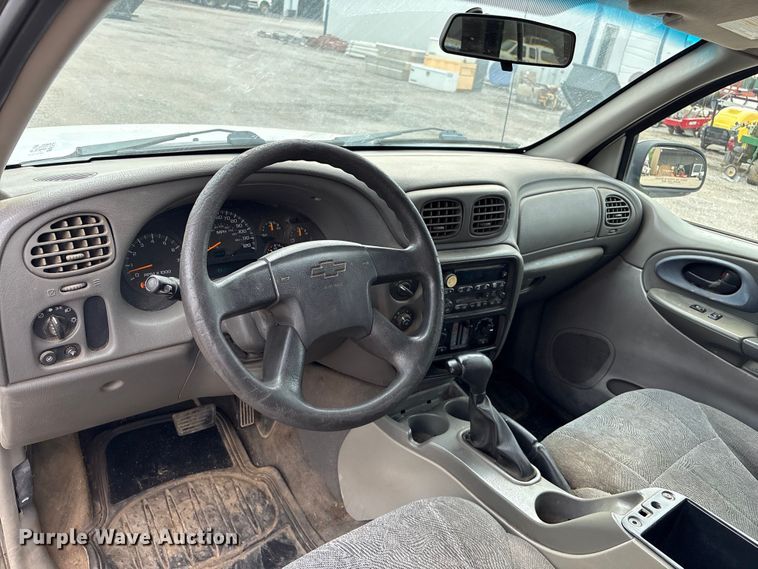 image for item ET5130 2004 Chevrolet Trailblazer SUV