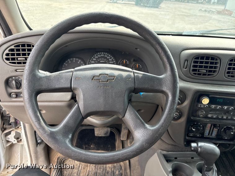 image for item ET5130 2004 Chevrolet Trailblazer SUV