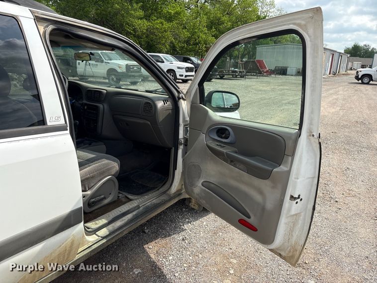 image for item ET5130 2004 Chevrolet Trailblazer SUV