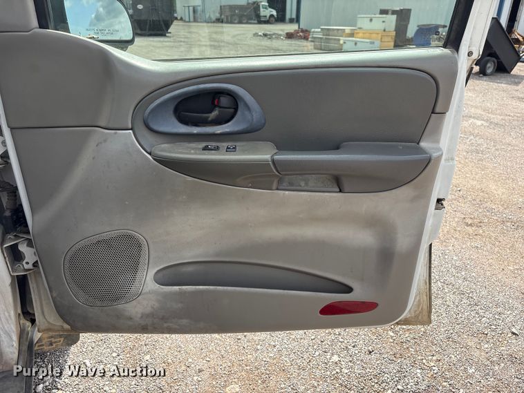 image for item ET5130 2004 Chevrolet Trailblazer SUV