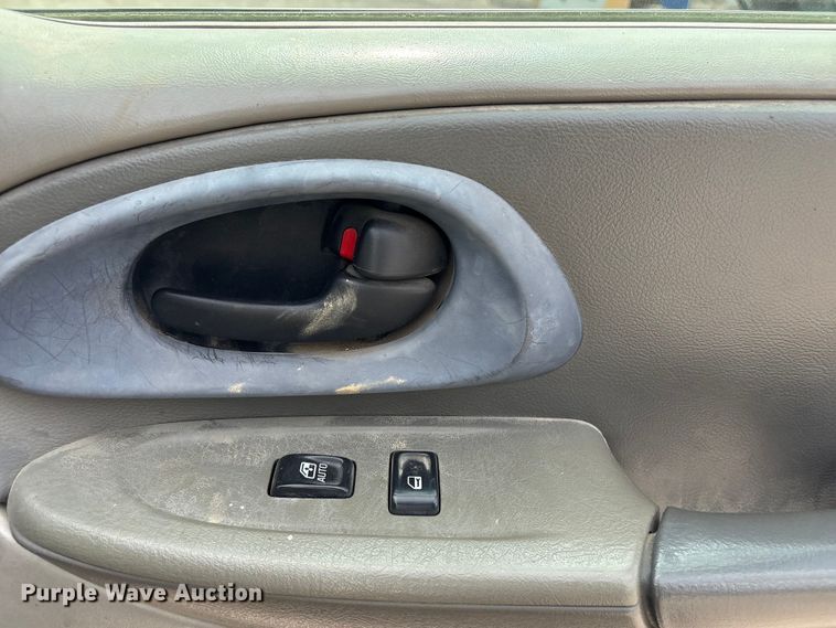 image for item ET5130 2004 Chevrolet Trailblazer SUV