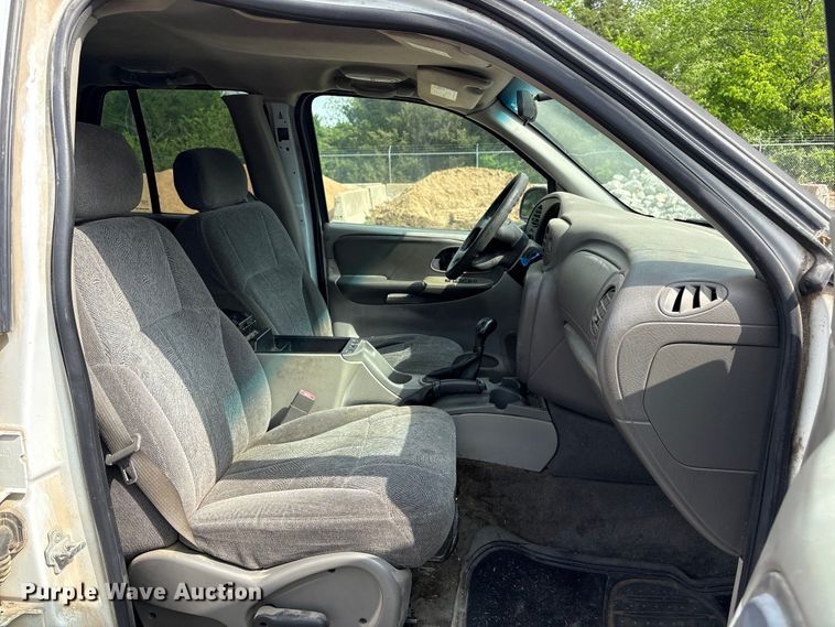 image for item ET5130 2004 Chevrolet Trailblazer SUV