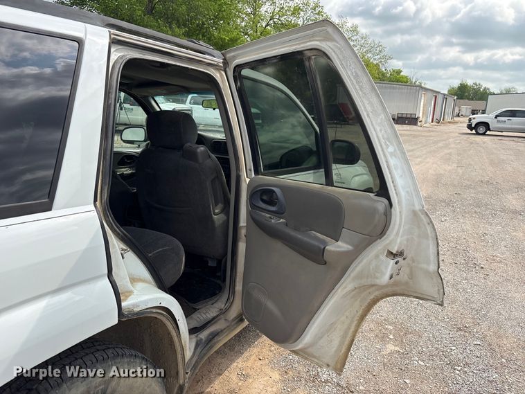 image for item ET5130 2004 Chevrolet Trailblazer SUV