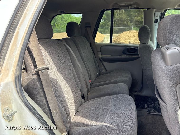 image for item ET5130 2004 Chevrolet Trailblazer SUV