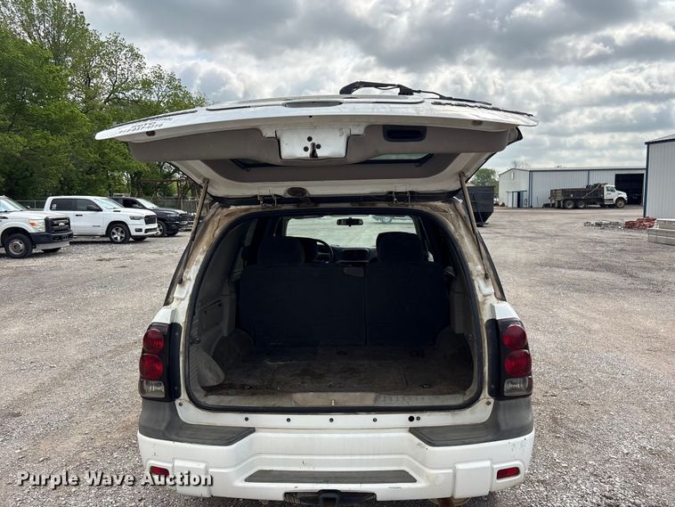 image for item ET5130 2004 Chevrolet Trailblazer SUV