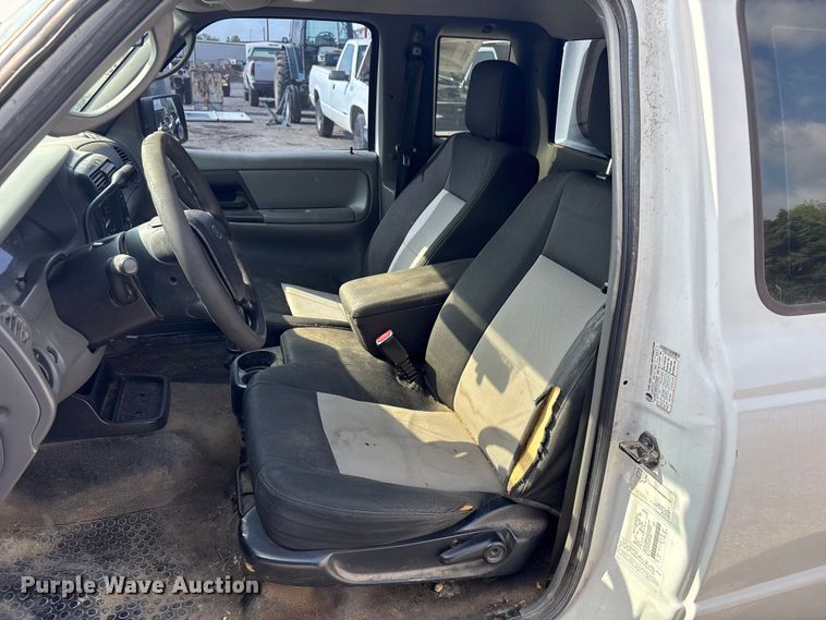 image for item ET5131 2010 Ford Ranger pickup truck