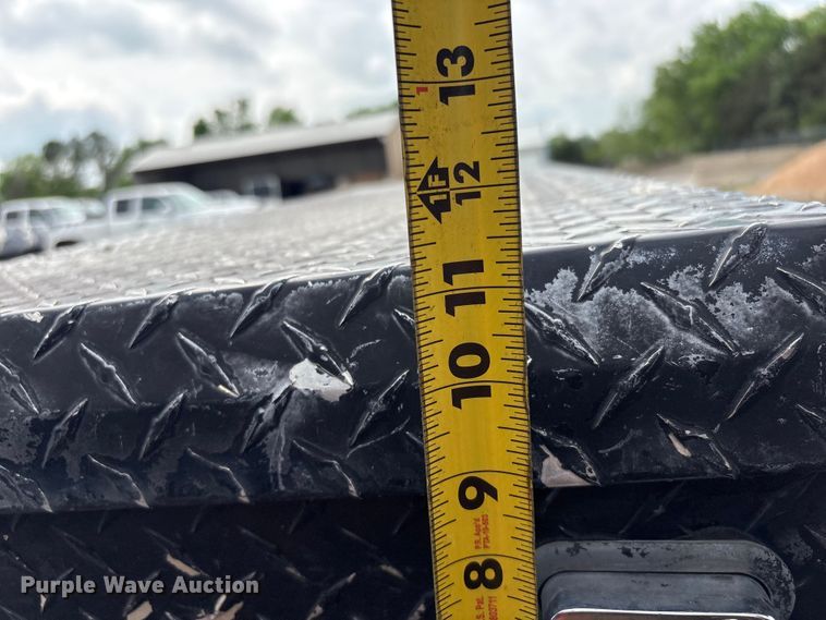 image for item ET5132 2000 Chevrolet 1500 Ext. Cab flatbed pickup truck