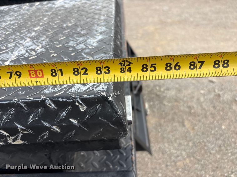 image for item ET5132 2000 Chevrolet 1500 Ext. Cab flatbed pickup truck