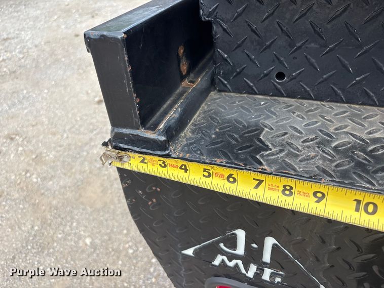 image for item ET5132 2000 Chevrolet 1500 Ext. Cab flatbed pickup truck