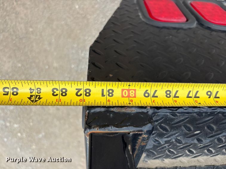 image for item ET5132 2000 Chevrolet 1500 Ext. Cab flatbed pickup truck