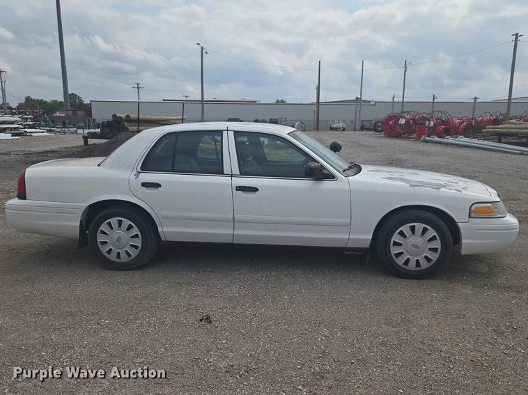 image for item ET5135 2008 Ford Crown Victoria Police Interceptor 