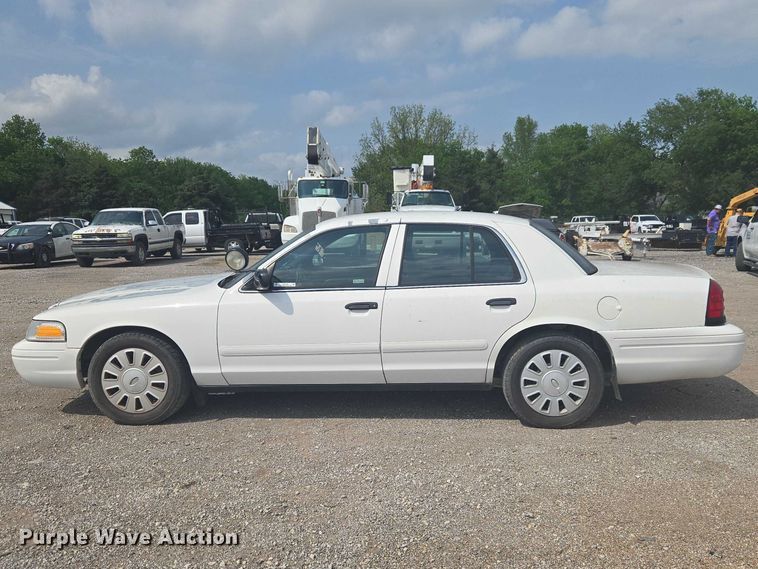 image for item ET5135 2008 Ford Crown Victoria Police Interceptor 