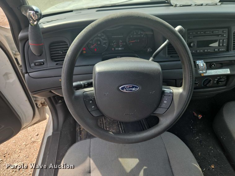 image for item ET5135 2008 Ford Crown Victoria Police Interceptor 