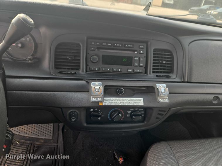 image for item ET5135 2008 Ford Crown Victoria Police Interceptor 