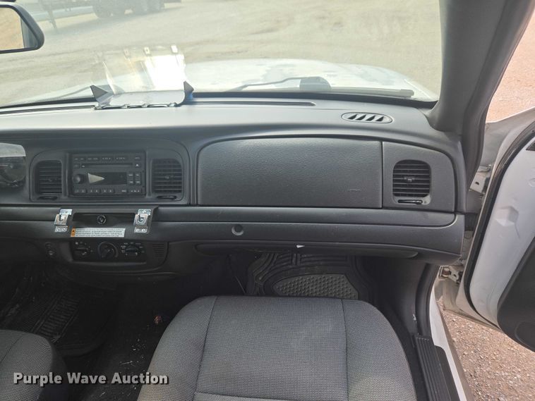 image for item ET5135 2008 Ford Crown Victoria Police Interceptor 