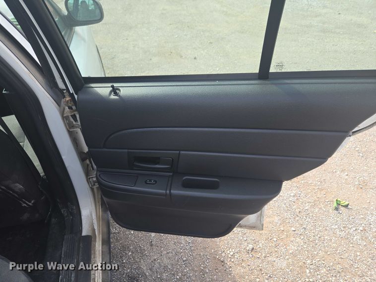 image for item ET5135 2008 Ford Crown Victoria Police Interceptor 