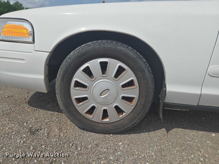 image for item ET5135 2008 Ford Crown Victoria Police Interceptor 