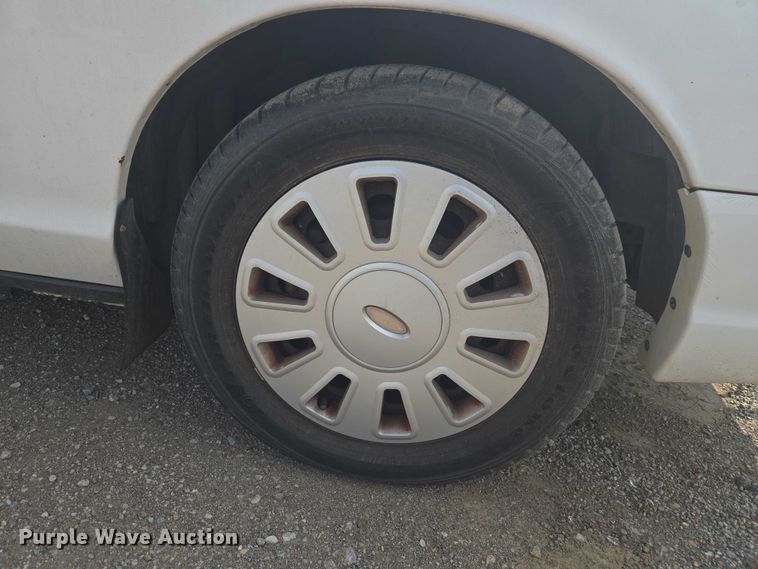 image for item ET5135 2008 Ford Crown Victoria Police Interceptor 