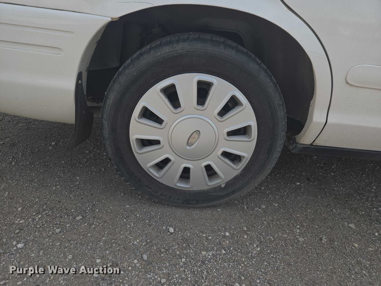 image for item ET5135 2008 Ford Crown Victoria Police Interceptor 