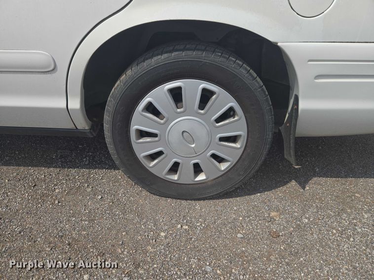 image for item ET5135 2008 Ford Crown Victoria Police Interceptor 