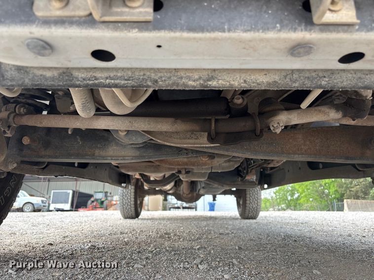 image for item ET5138 2001 Ford F250 Super Duty pickup truck