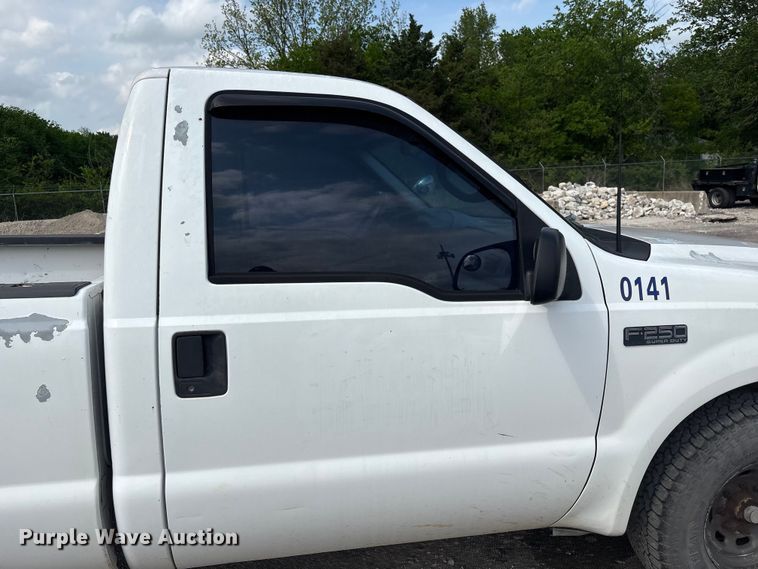 image for item ET5138 2001 Ford F250 Super Duty pickup truck