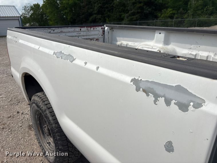 image for item ET5138 2001 Ford F250 Super Duty pickup truck
