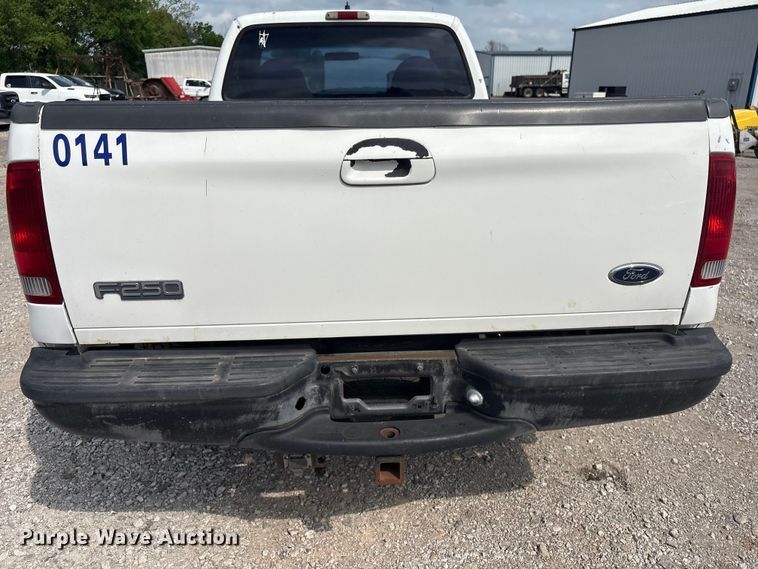 image for item ET5138 2001 Ford F250 Super Duty pickup truck