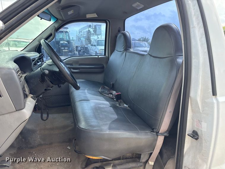 image for item ET5138 2001 Ford F250 Super Duty pickup truck