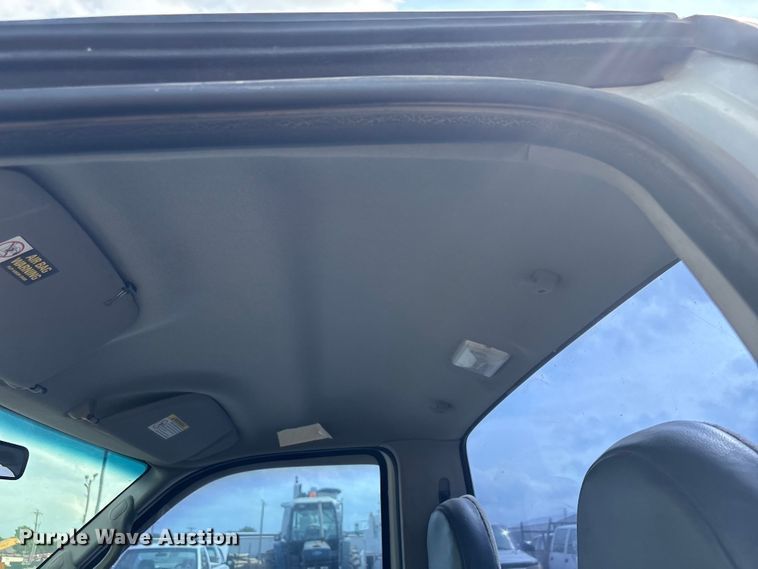 image for item ET5138 2001 Ford F250 Super Duty pickup truck