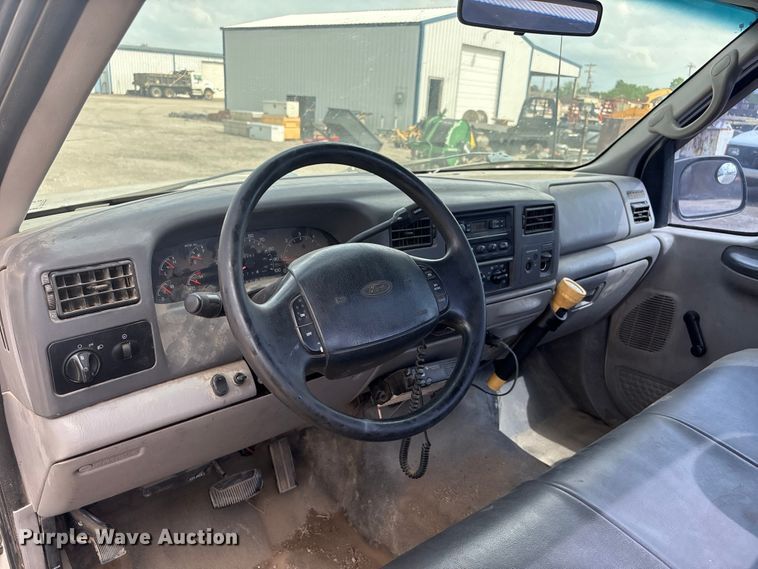 image for item ET5138 2001 Ford F250 Super Duty pickup truck