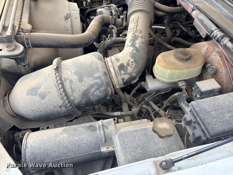 image for item ET5138 2001 Ford F250 Super Duty pickup truck
