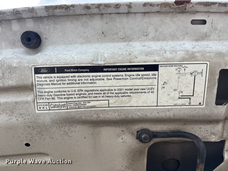 image for item ET5138 2001 Ford F250 Super Duty pickup truck