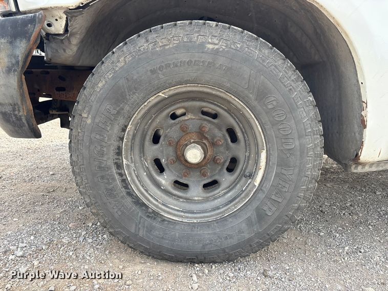image for item ET5138 2001 Ford F250 Super Duty pickup truck