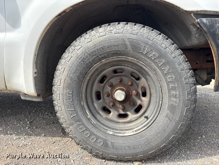 image for item ET5138 2001 Ford F250 Super Duty pickup truck