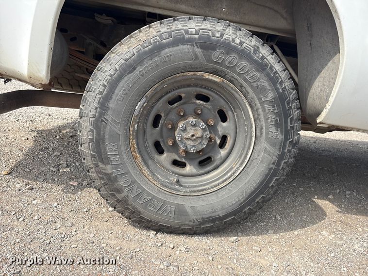 image for item ET5138 2001 Ford F250 Super Duty pickup truck