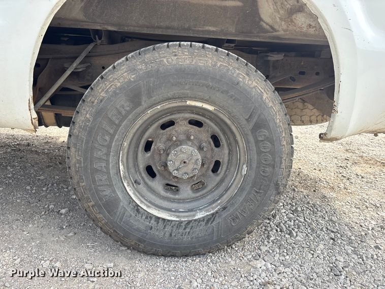 image for item ET5138 2001 Ford F250 Super Duty pickup truck