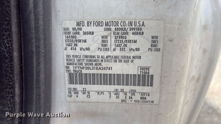 image for item ET5138 2001 Ford F250 Super Duty pickup truck