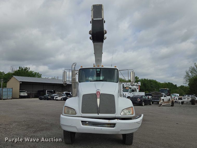 image for item ET5139 2010 Kenworth T370 bucket truck