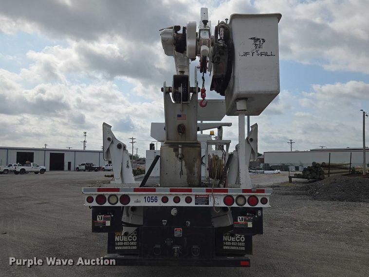 image for item ET5139 2010 Kenworth T370 bucket truck