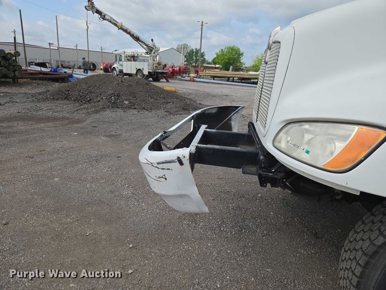 image for item ET5139 2010 Kenworth T370 bucket truck