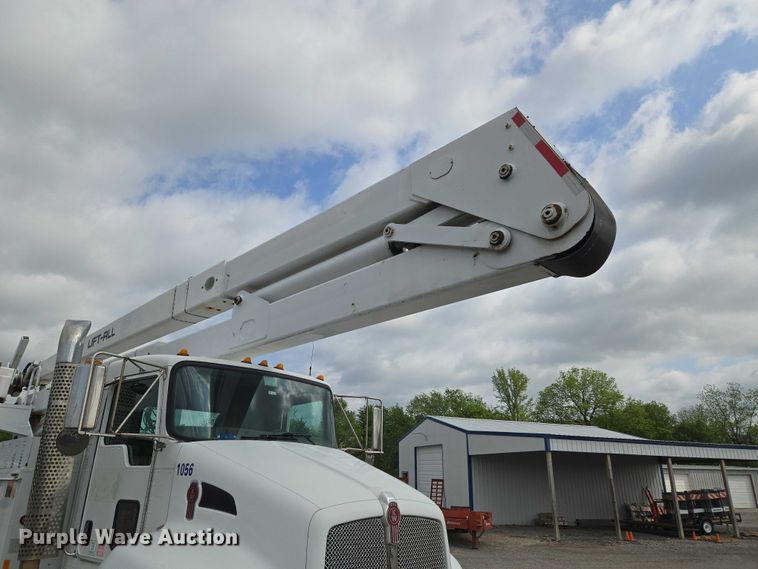 image for item ET5139 2010 Kenworth T370 bucket truck