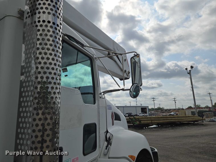 image for item ET5139 2010 Kenworth T370 bucket truck