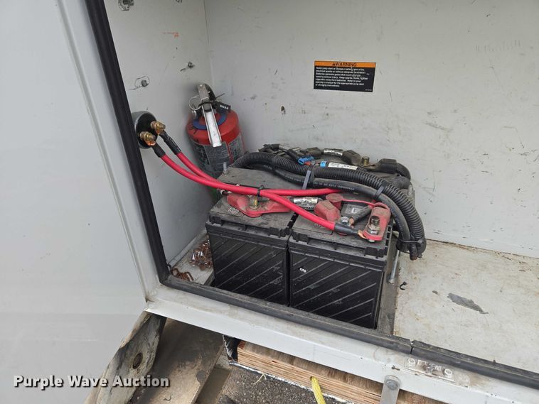 image for item ET5139 2010 Kenworth T370 bucket truck