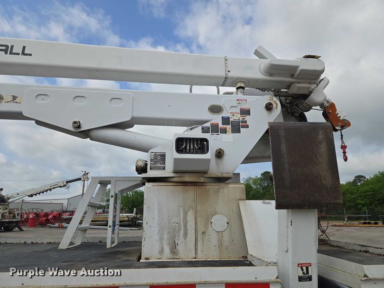 image for item ET5139 2010 Kenworth T370 bucket truck